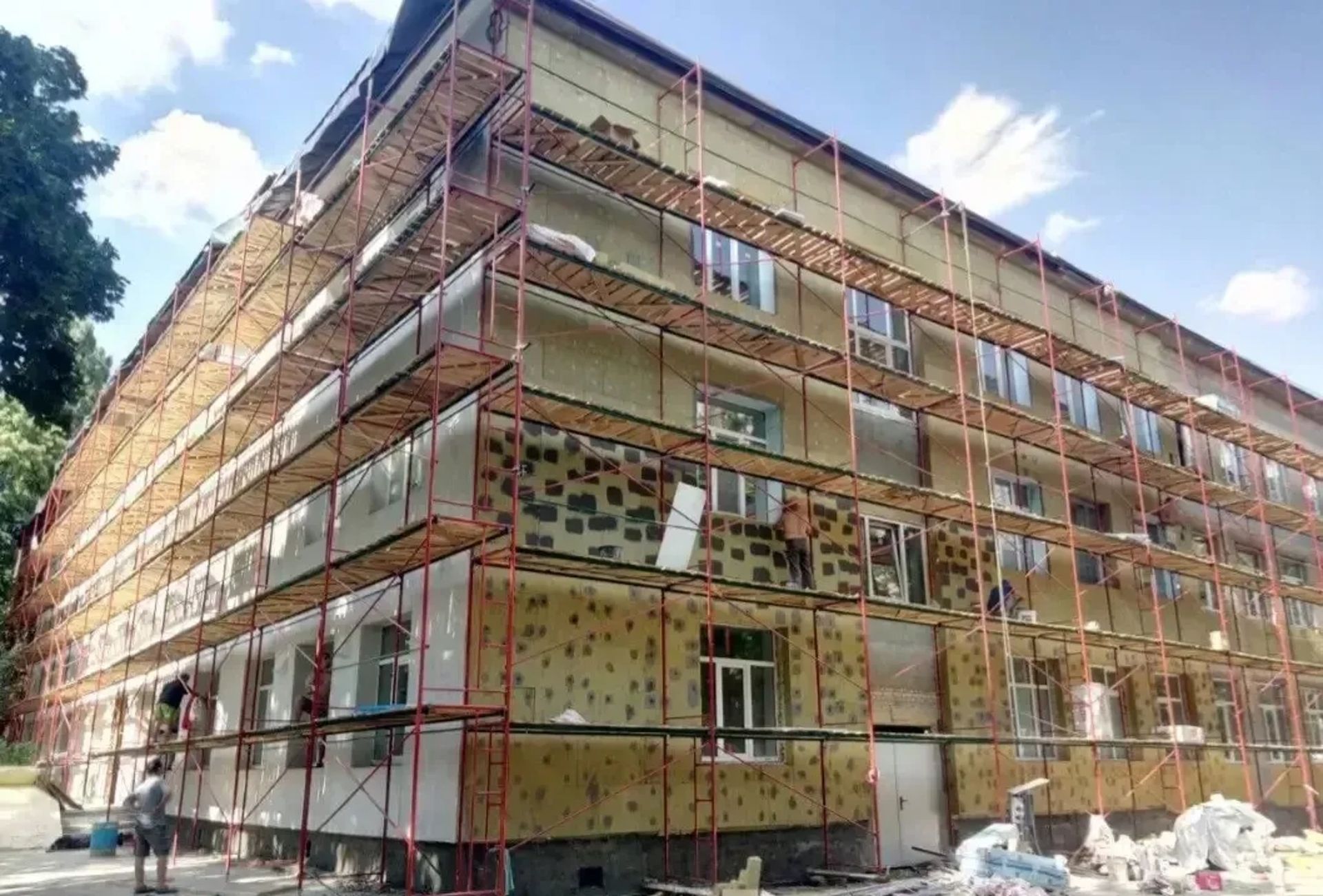 Будівельні ліси - Забезпечення безпеки на висотних роботах