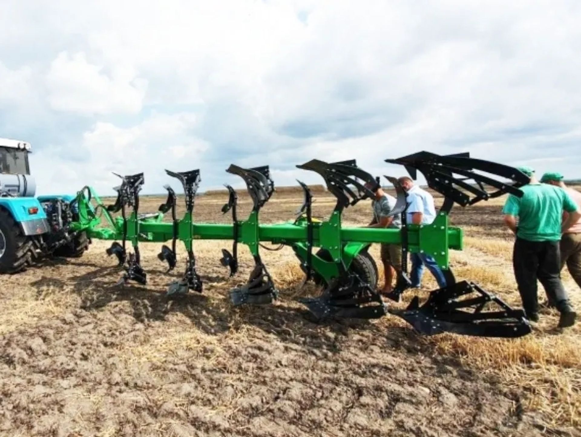 Професійний оборотний плуг VELES AGRO