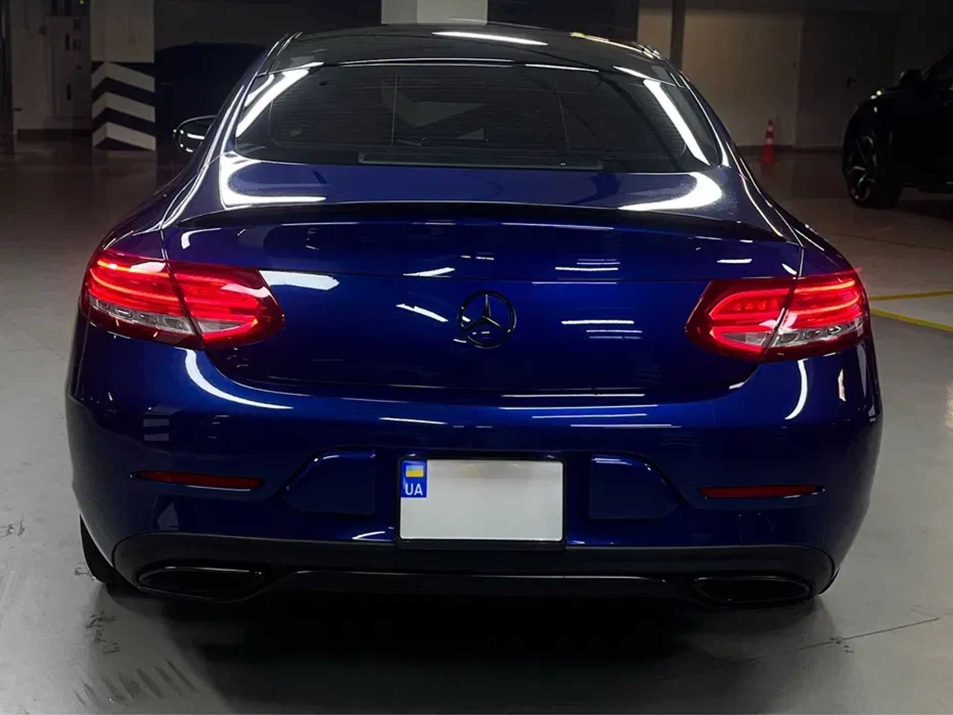 Елегантний Mercedes-Benz C 300. Авто у Відмінному Стані