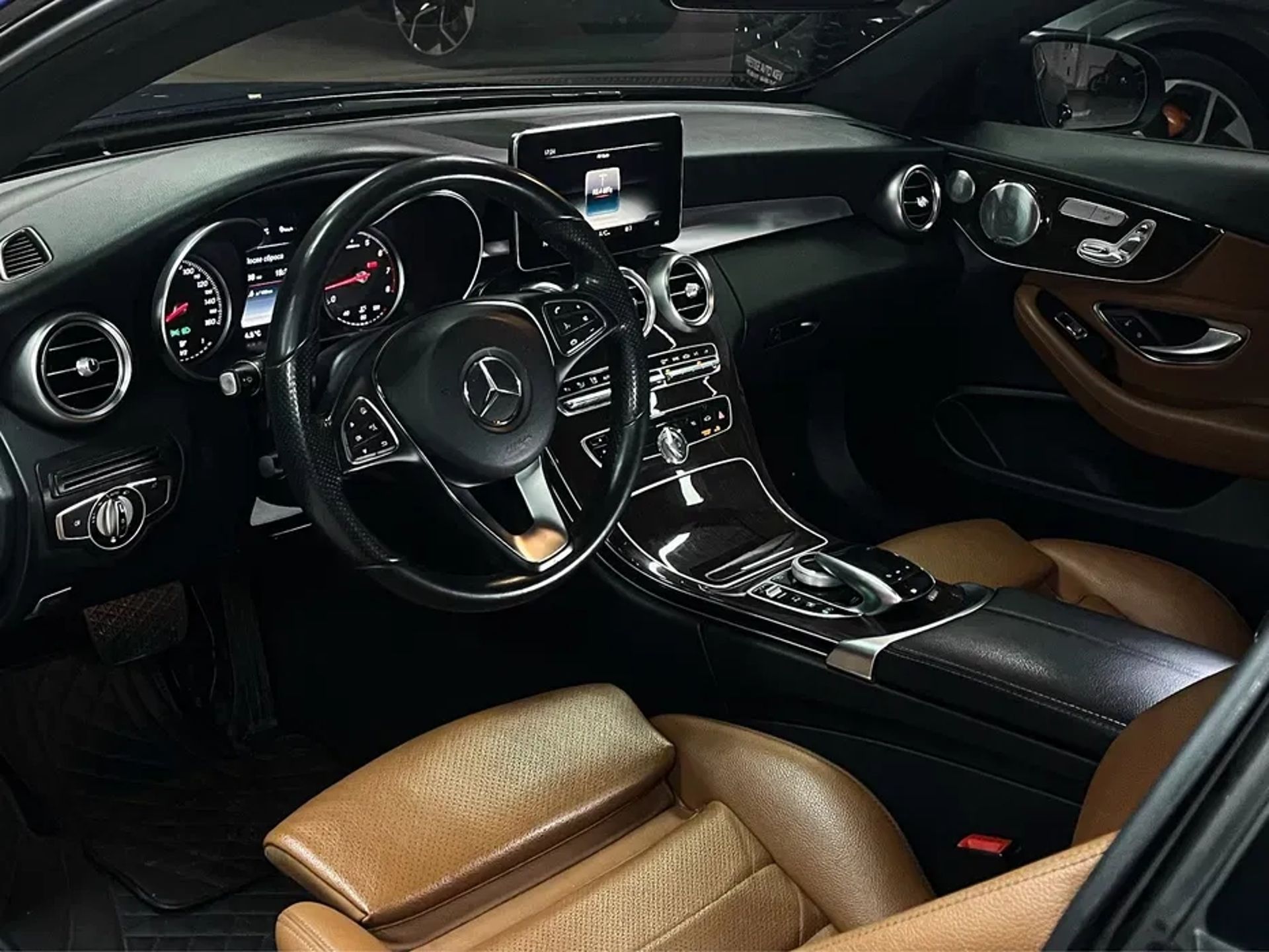 Елегантний Mercedes-Benz C 300. Авто у Відмінному Стані