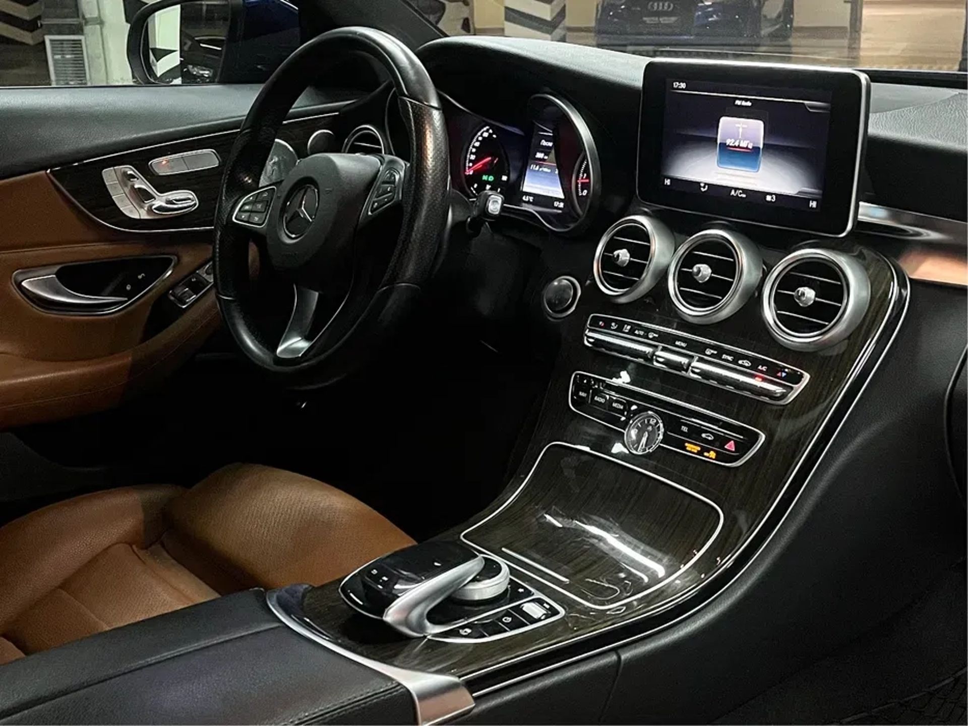 Елегантний Mercedes-Benz C 300. Авто у Відмінному Стані