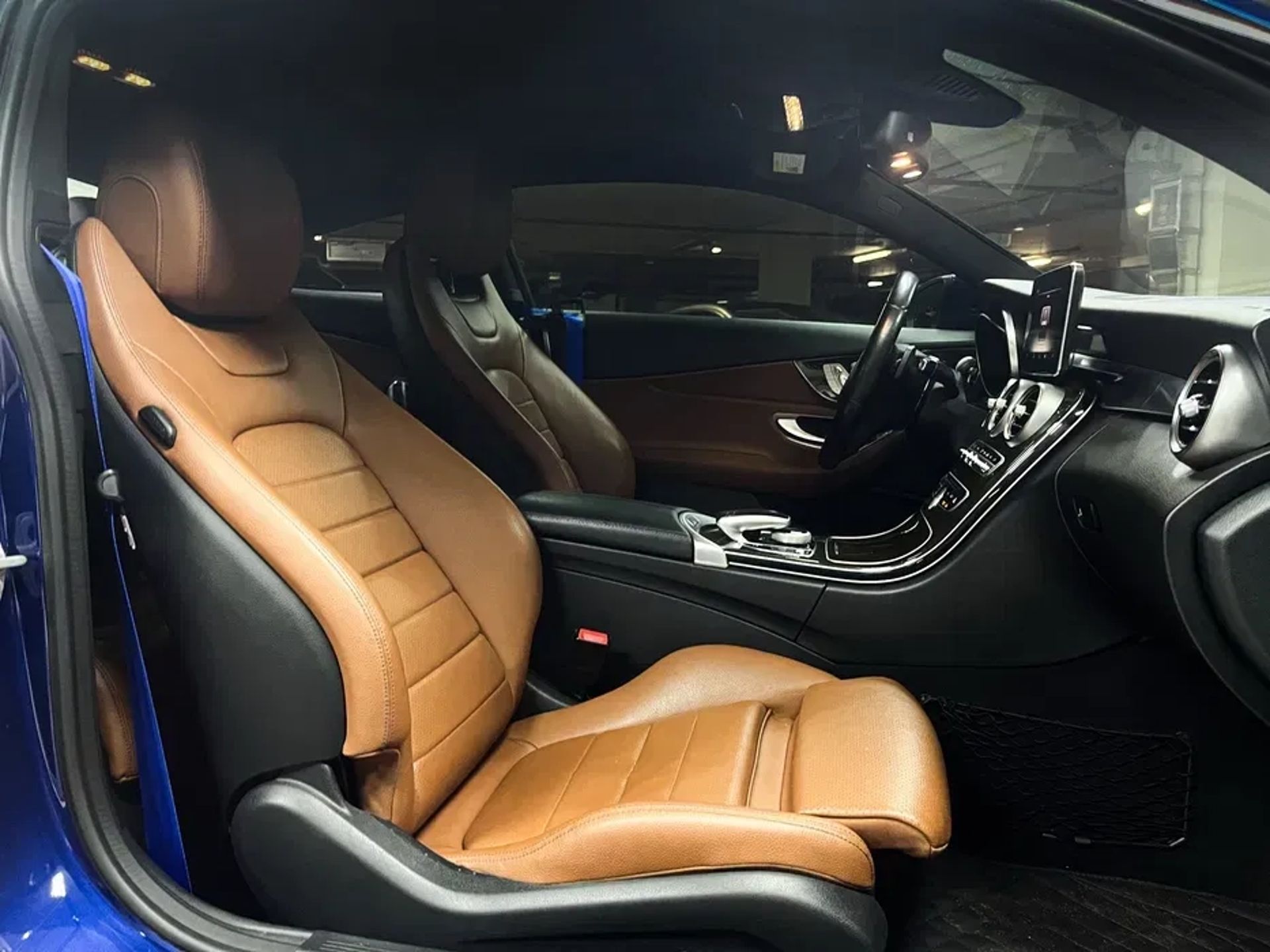 Елегантний Mercedes-Benz C 300. Авто у Відмінному Стані