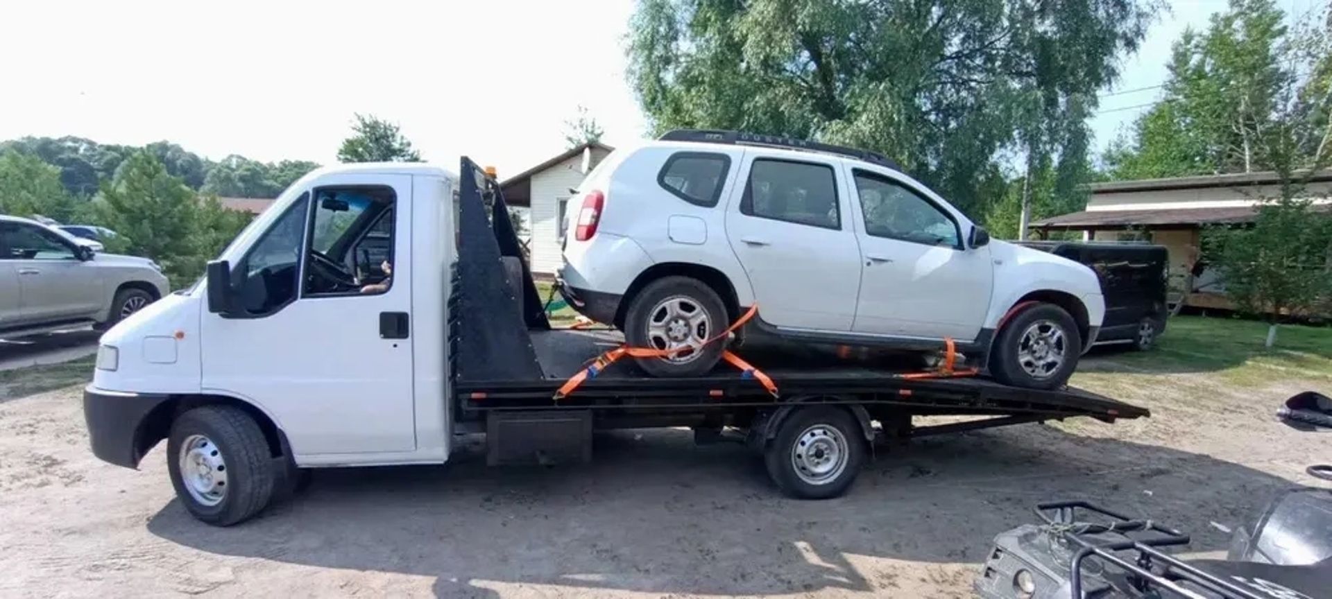 Евакуатор на базі Fiat Ducato для транспортування авто