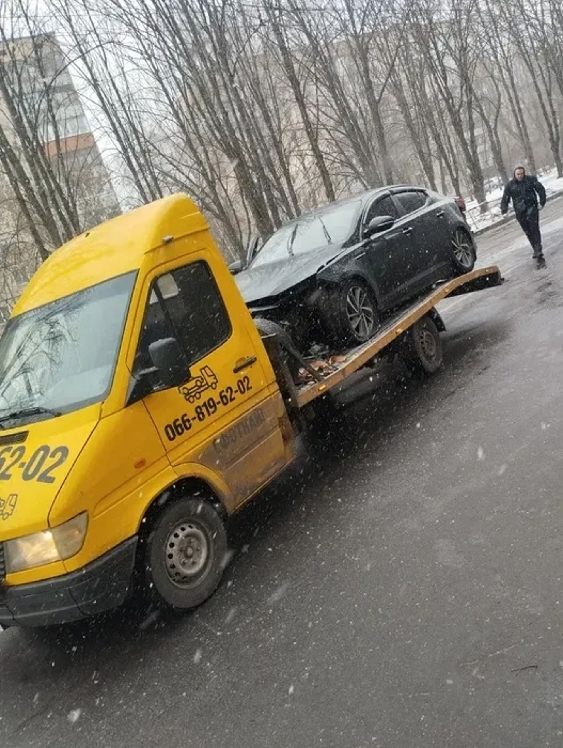 Евакуатор на базі Mercedes-Benz Sprinter