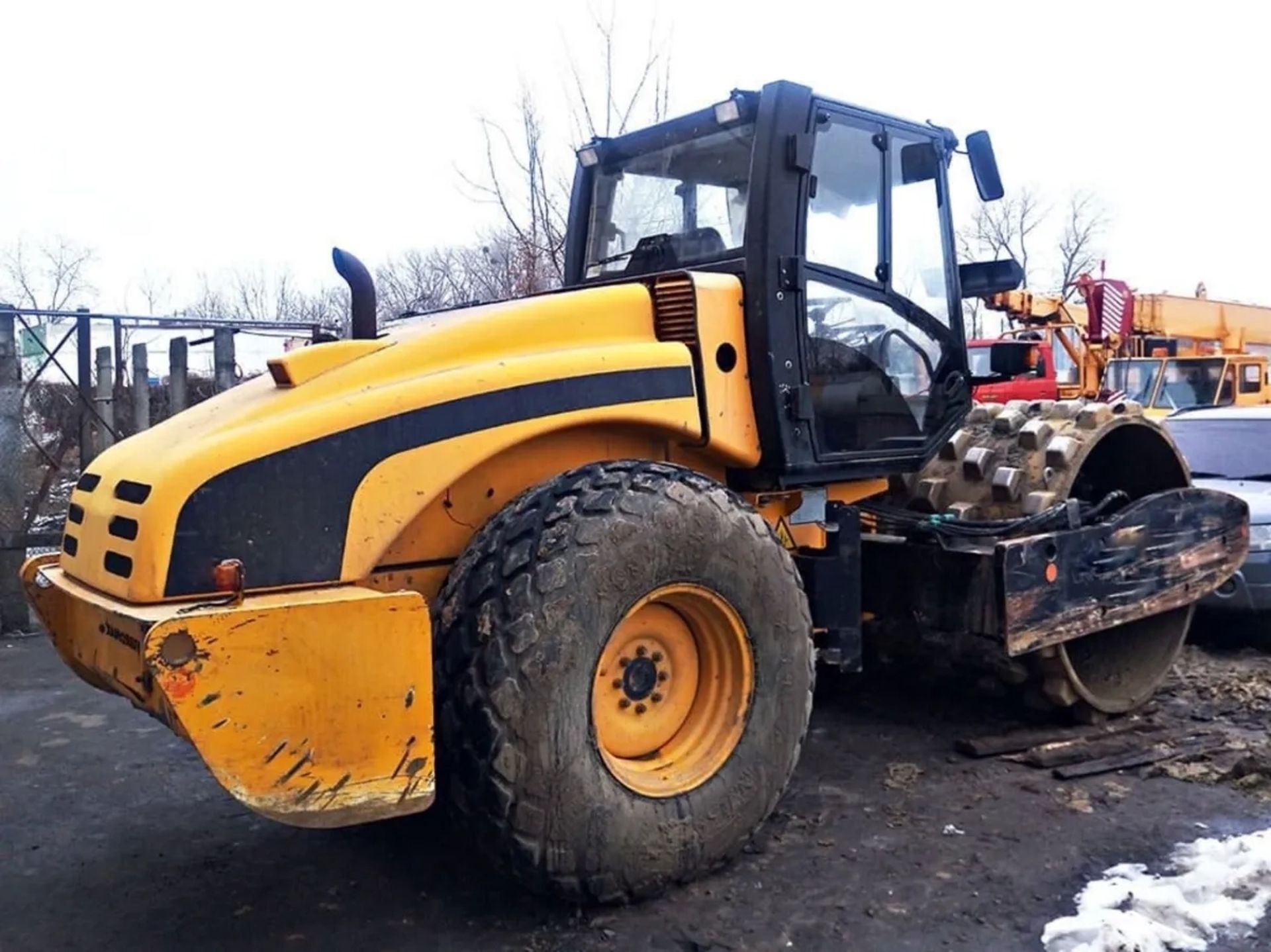 Грунтовий каток — JCB16т Vibromax.