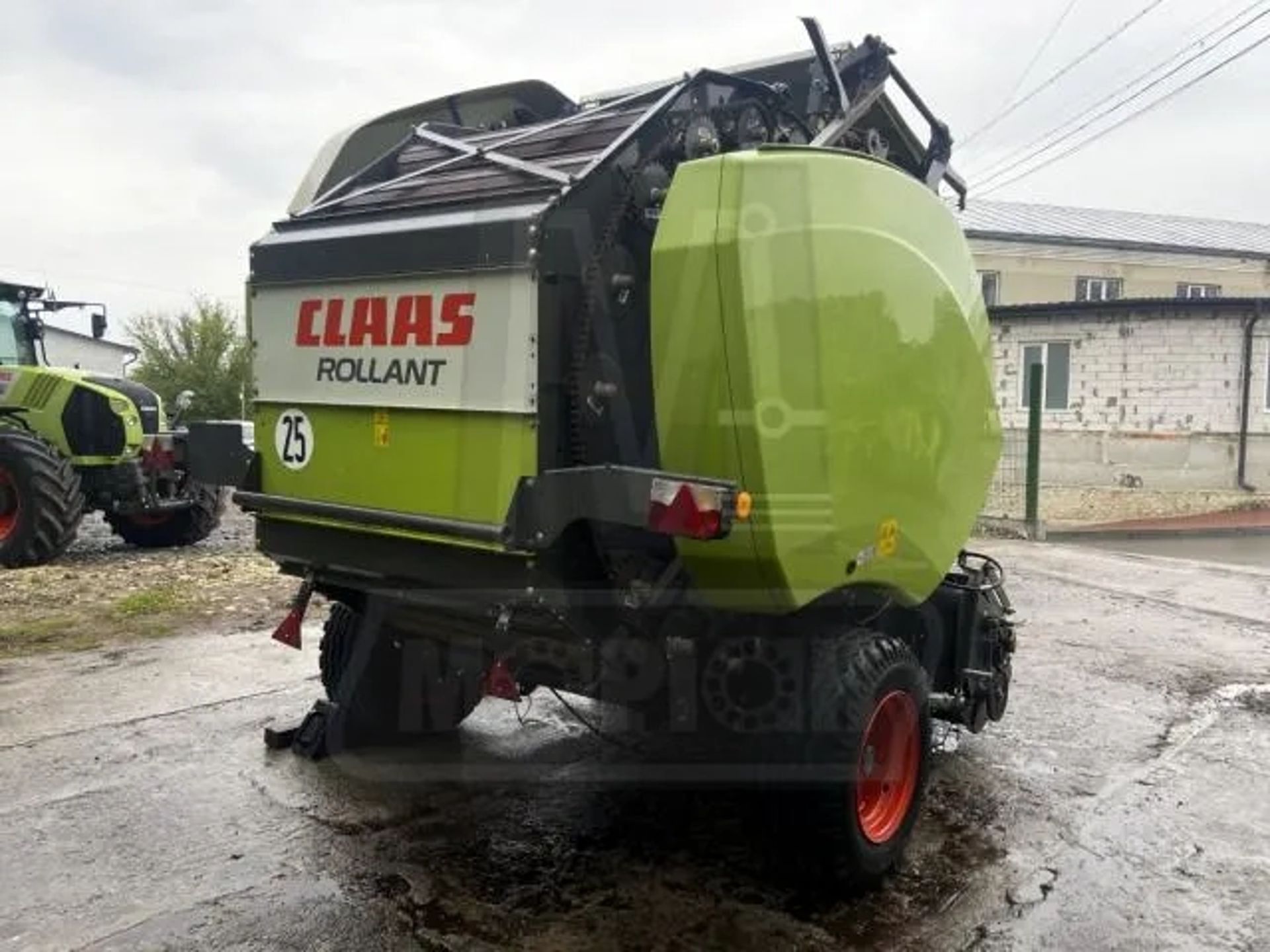 Прес-підбирач  CLAAS ROLLANT 620