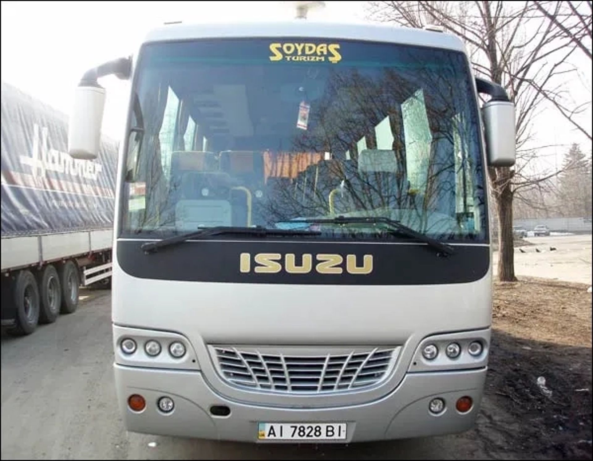 324 Автобус на весілля Isuzu замовити