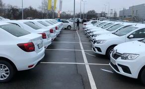 Авто під таксі та особисті цілі