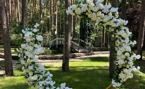 Кругла весільна арка Фотозона