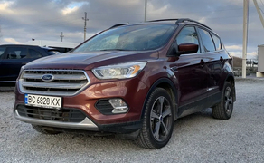 Ford Escape 2017 рік