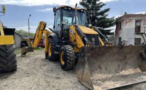 Екскаватор JCB з водієм