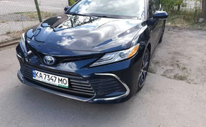 Toyota Camry 70 гібрид
