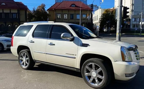 232 Позашляховик на весілля Cadillac Escalade білий