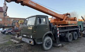 Автокран вантажопідʼємністю 15 тонн
