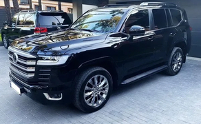 055 Авто на весілля Toyota Land Cruiser 300 з водієм