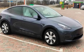 242 Авто на весілля Tesla Model Y сіра кросовер з водієм