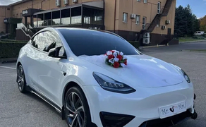 Авто на ваше свято Tesla MY