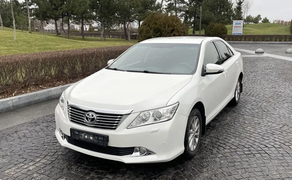 Авто Тойота Камрі 50