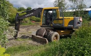 Екскаватор повно поворотнний колісний VOLVO-160, ківш 1 куб (додатковий планувальний ківш)