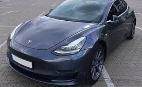 145 Авто Tesla Model 3 сіра без водія на весілля 
