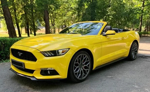 070 Кабріолет Ford Mustang GT жовтий