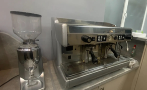 Кавомашина Wega Espresso 2GR та Кавомолка прямого помелу Quamar M80-E.