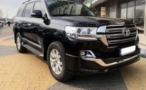 256 Джип Toyota Land Cruiser 200 4.5d на весілля
