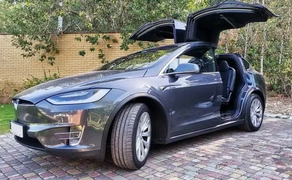 075 Tesla Model X сіра на весілля зйомки 