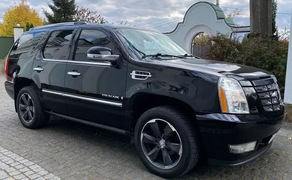 122 Позашляховик на весілля Cadillac Escalade з водієм