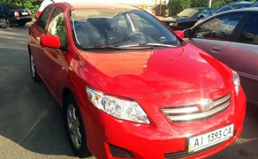 183 Toyota Corolla червона авто на весілля
