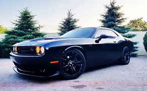 267 Dodge Challenger RT 2018 року 5.7 л з водієм