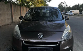 Автомобіль Renault