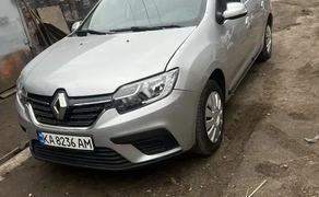 Авто  Renault Logan