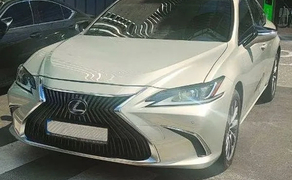 430 Авто на весілля Lexus ES 300h золотий з водієм