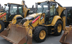 Екскаватор-навантажувач Caterpillar 432F2