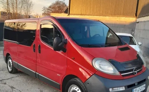 Бус Opel Vivaro