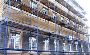 Будівельні риштування.