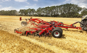 Дискова борона HORSCH JOKER разом із ТРАКТОРОМ колісним John Deere 8370R