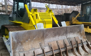Послуги бульдозера Komatsu D65PX-12 по корчуванню пнів, дерев