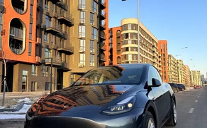 Tesla Model Y Long Range Dual Motor
