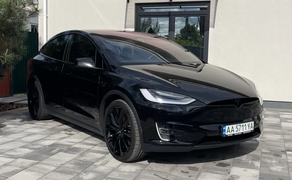 Tesla Model X 2020