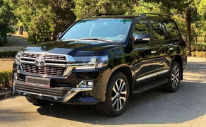254 Позашляховик Toyota Land Cruiser 200 без водія
