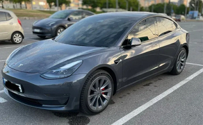 Tesla 3 під таксі , під особисті цілі