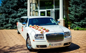  Лімузина CHRYSLER 300C, LINCOLN
