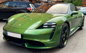 400 Porsche Taycan Turbo 671 hp AWD без водія в Києві