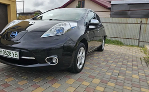 Електромобіль Nissan Leaf