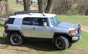 093 Позашляховик на весілля зйомки Toyota FJ Cruizer з водієм