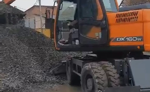 Екскаватор повноповоротний Doosan 160