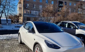 Авто з водієм і без
