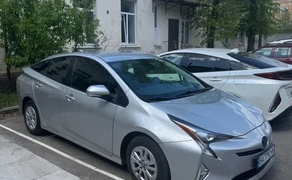 Toyota prius приус 2018